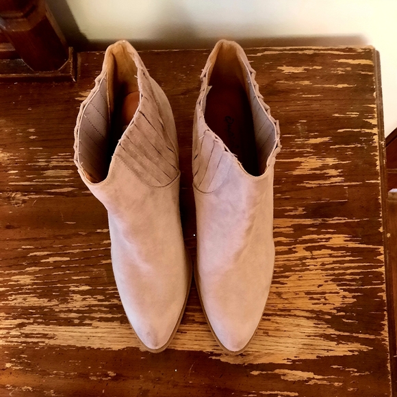 Boot - Picture 10 of 16